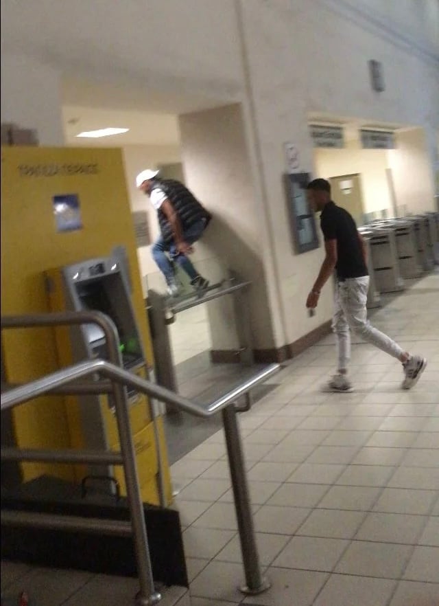 10612186 F837 484A B0DB A5D8B1179F0E