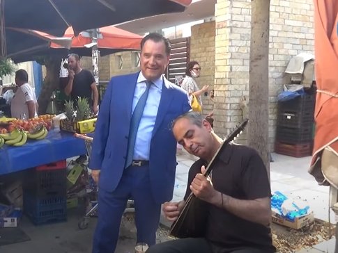 Λαϊκη αγορά: Ψωνίζουμε από τον αγρότη με τα χέρια σκισμένα από το χωράφι…