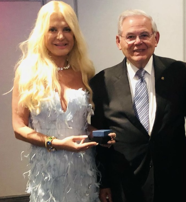 AD96C430 9889 443F 9F40 67362869E1CF