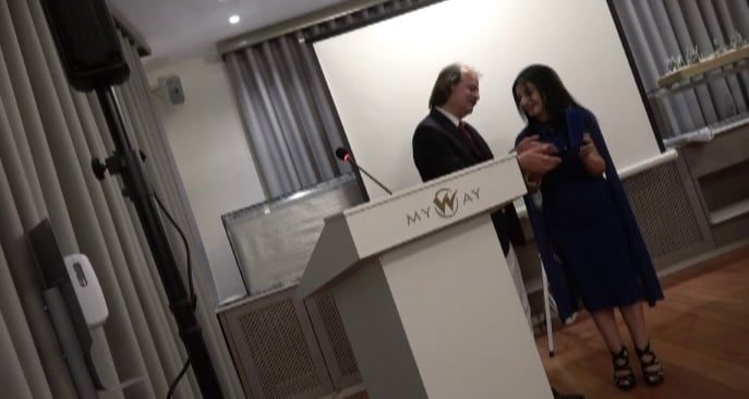 572249D2 E8DB 47BF B10A 8FDA98A18F93