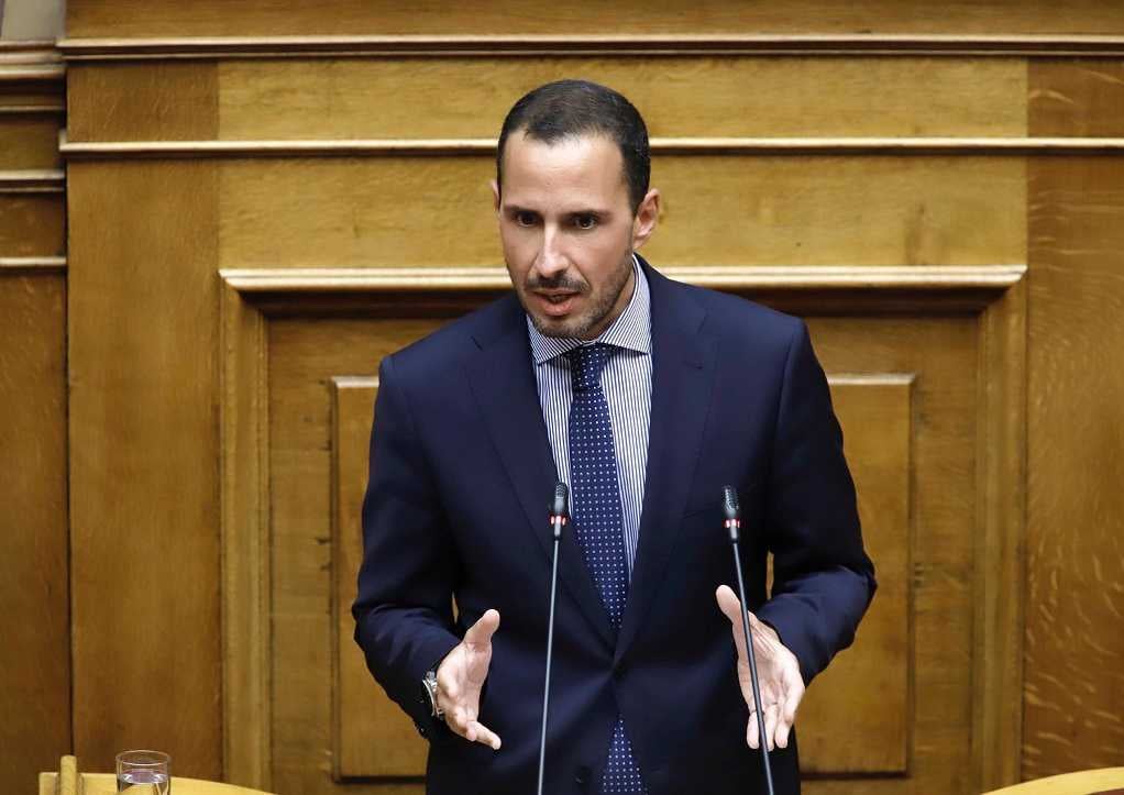Χαμός στο κοινοβούλιο: Ο Κ. Χήτας κατηγόρησε την κυβέρνηση ότι προστατεύει τον παιδοβιαστή Μίχο!