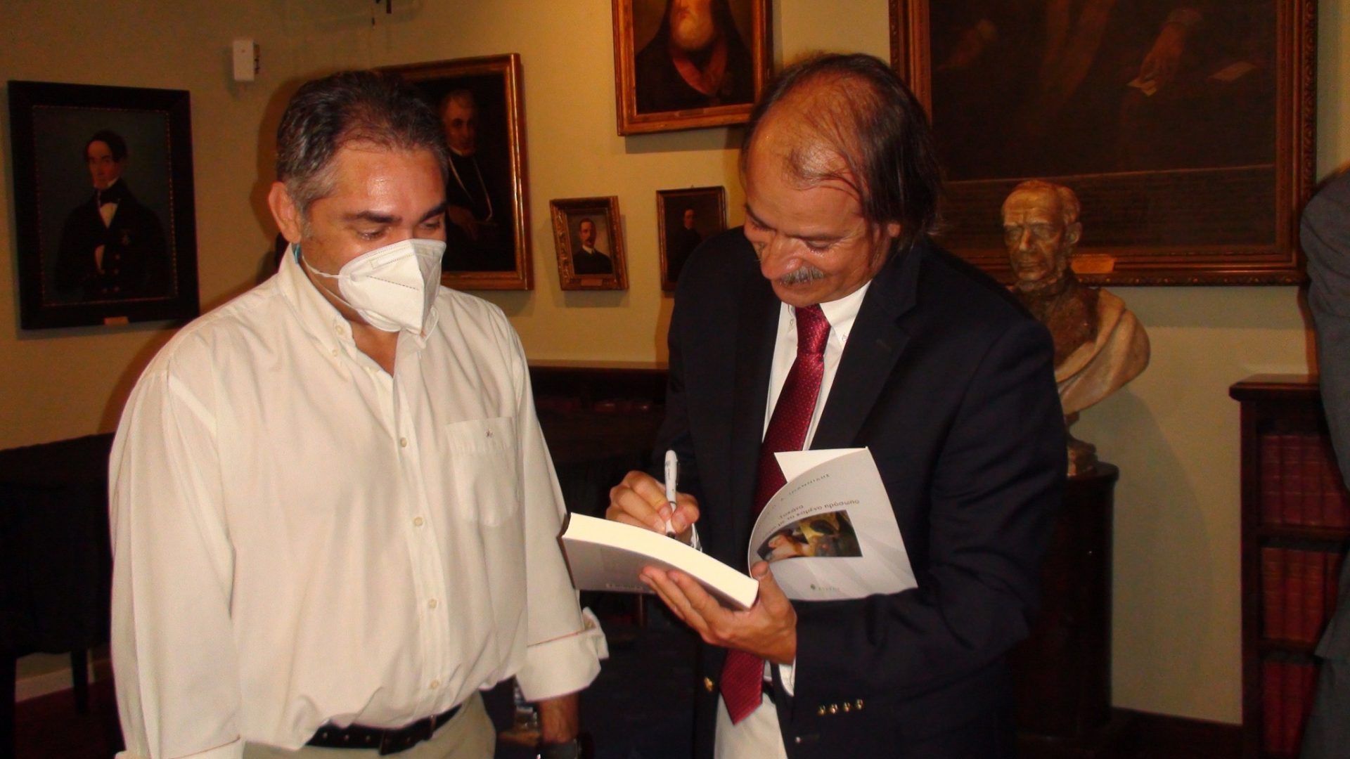 Παρουσίαση του νέου βιβλίου του καθηγητη Ιωάννη Ιωαννίδη 9 F58F783A 1561 401F BA03 3625ACEA01C7