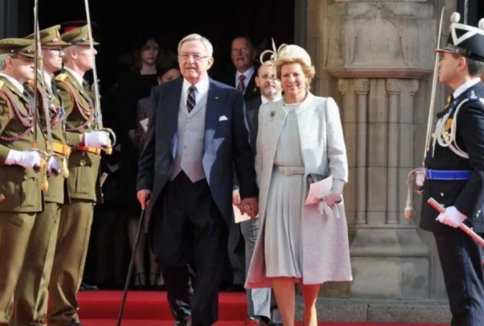 276E9C43 4CF9 46BB 987C 514D94E1C6F3