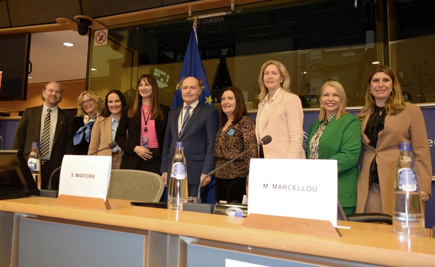 65E15CAA 6439 45A3 B3A2 4704EA533E06