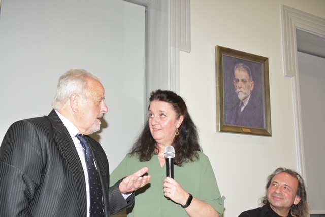 F1B65644 A0E5 481B 9BF8 96239F4B3A8E