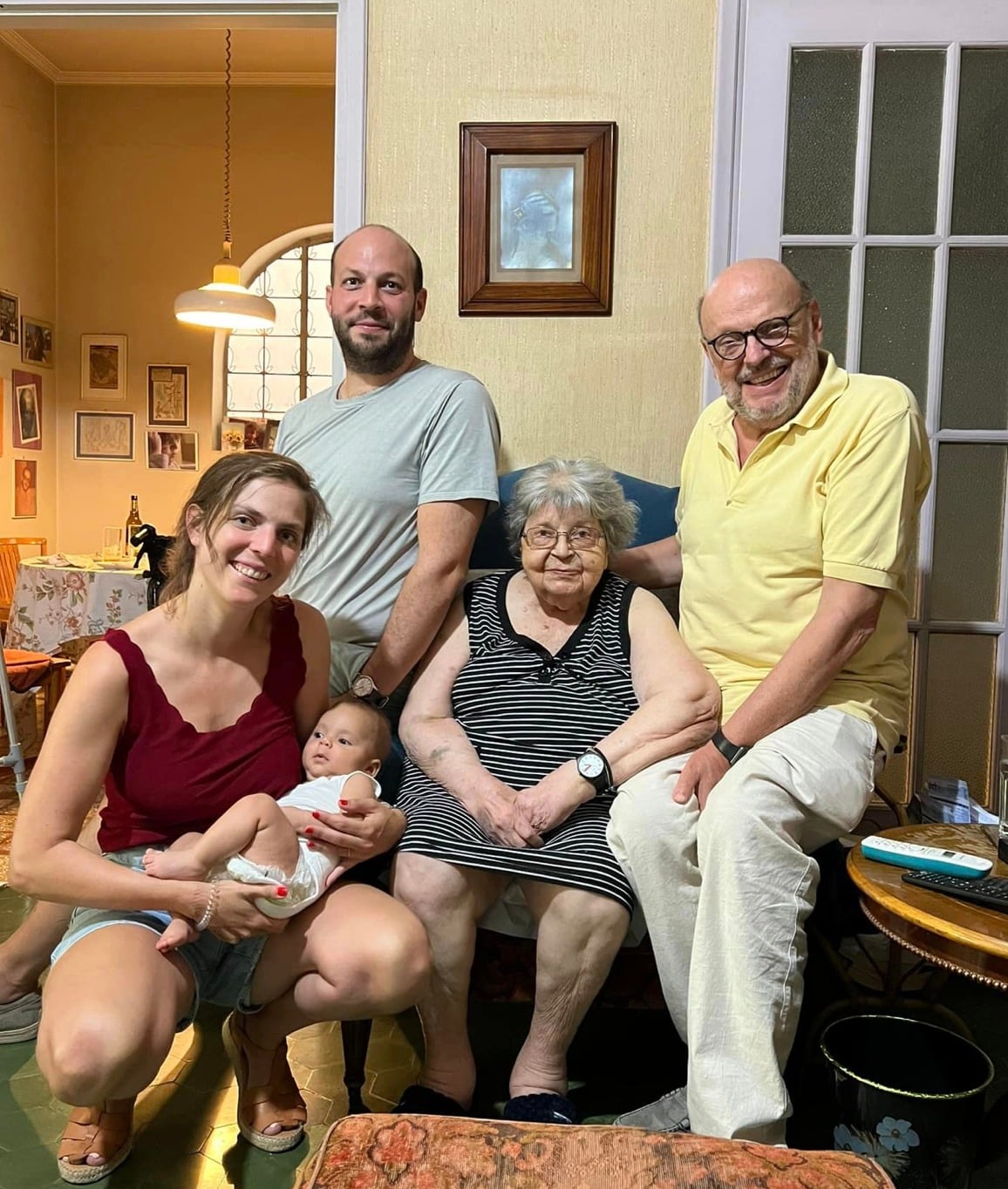 Έφυγε απο τη ζωη σε ηλικια 99 ετων η μητέρα του Ευάγγελου Αντώναρου: "Πάει να συναντήσει τον αγαπημένο της Αρχέλαο, τον γιό της κι αδελφό μου, τον Μάνο, την ευχαριστώ για όσα μου έδωσε" 6 IMG 3606