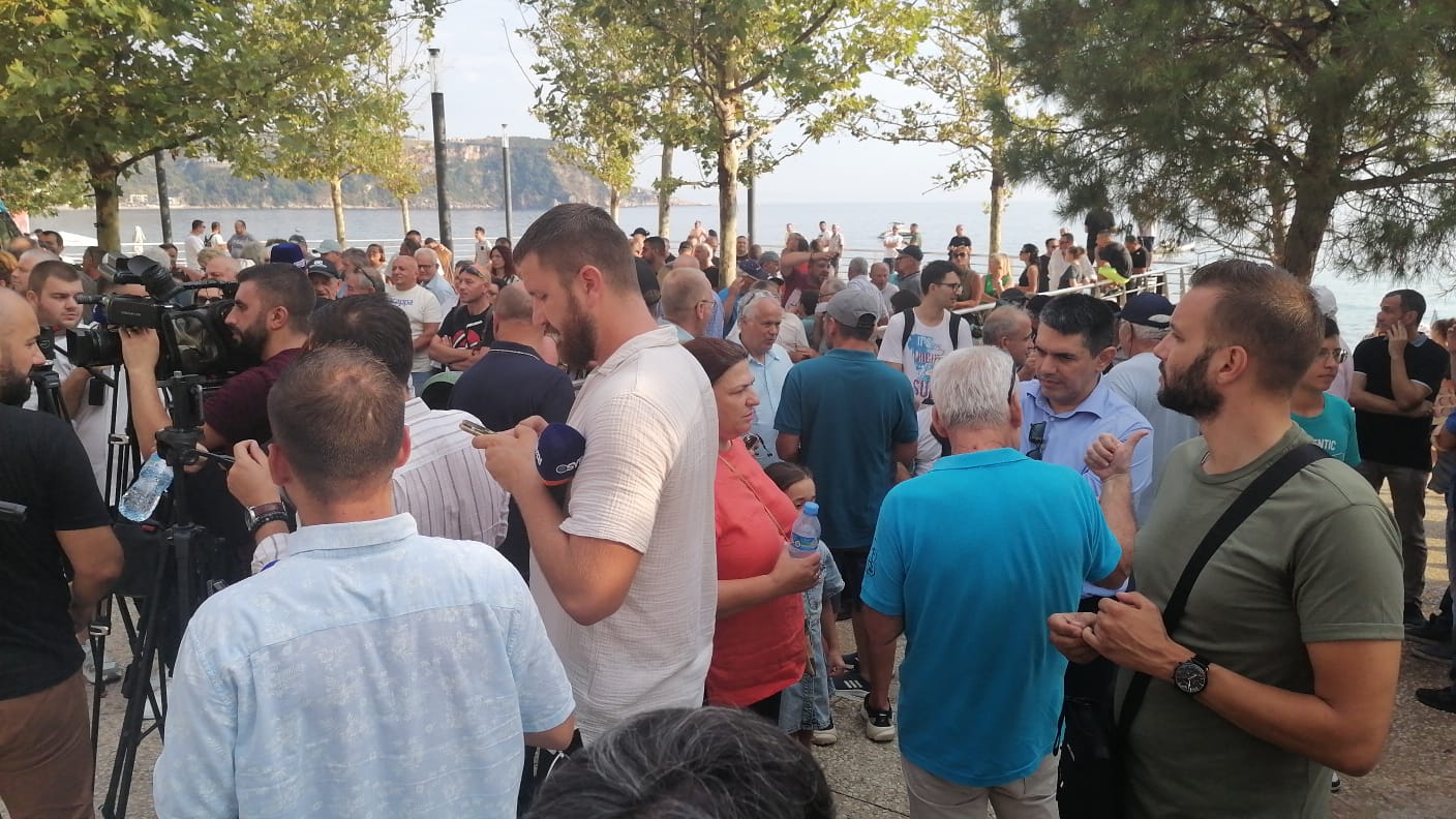 2e030ba1 1f0b 414b bfc8 1759bef4ba0f