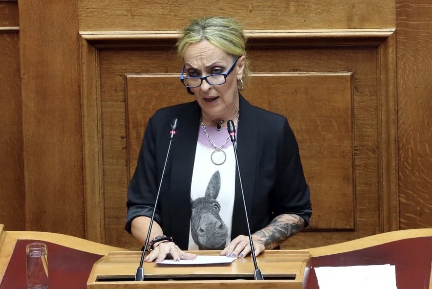 Σάλος με την μπλούζα της Τζόρτζια Κεφαλά 6 IMG 7910