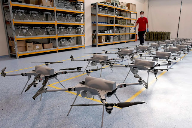 Οι τούρκοι κατασκευάζουν σμήνη drones "καμικάζι" κατά πολεμικών πλοίων...Εμείς που ακριβώς βρισκόμαστε στο θέμα εντοπισμού & εξουδετέρωσης; 6 ezgif 5 638a9baa0e