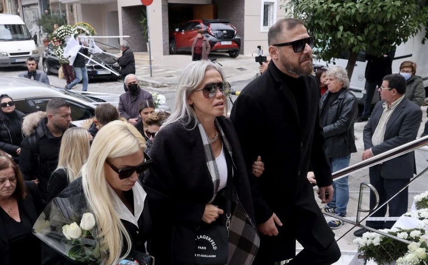 Ντυμένος γαμπρός κηδεύτηκε ο Νίκος Φλωρινιωτης - Το παλικαρι έφυγε απο τη ζωη στα 39 του μόλις χρόνια 8 IMG 9251