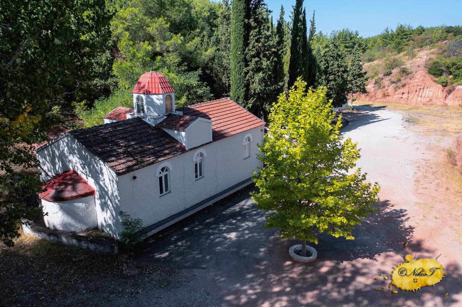 Παρεκκλήσι της Ζωοδόχου Πηγής στο Βαμβακόφυτο Σερρών: Το αγίασμα και το έθιμο «Μπομπόκ»