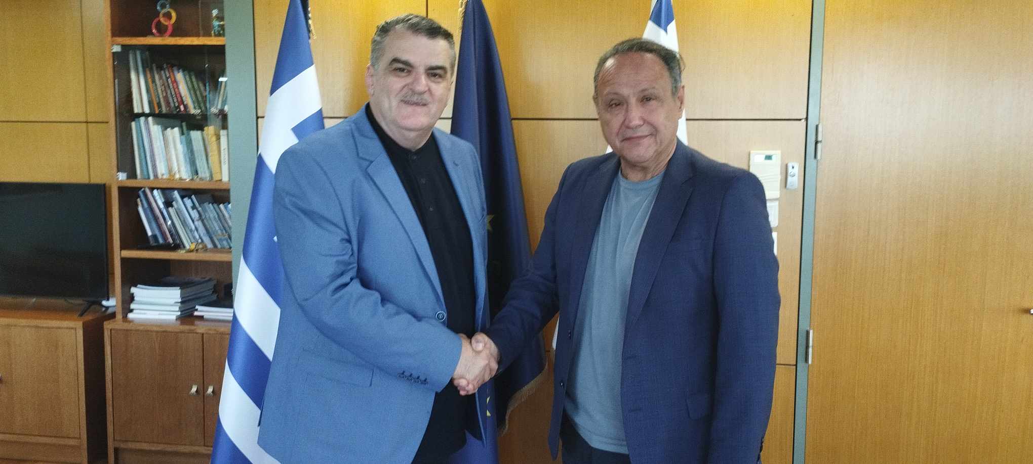 Νίκος Πετρουλάκης: «Δεν έχει κλιματισμό το δημαρχείο Θεσσαλονίκης, γιατί είναι άδειο το ταμείο»!
