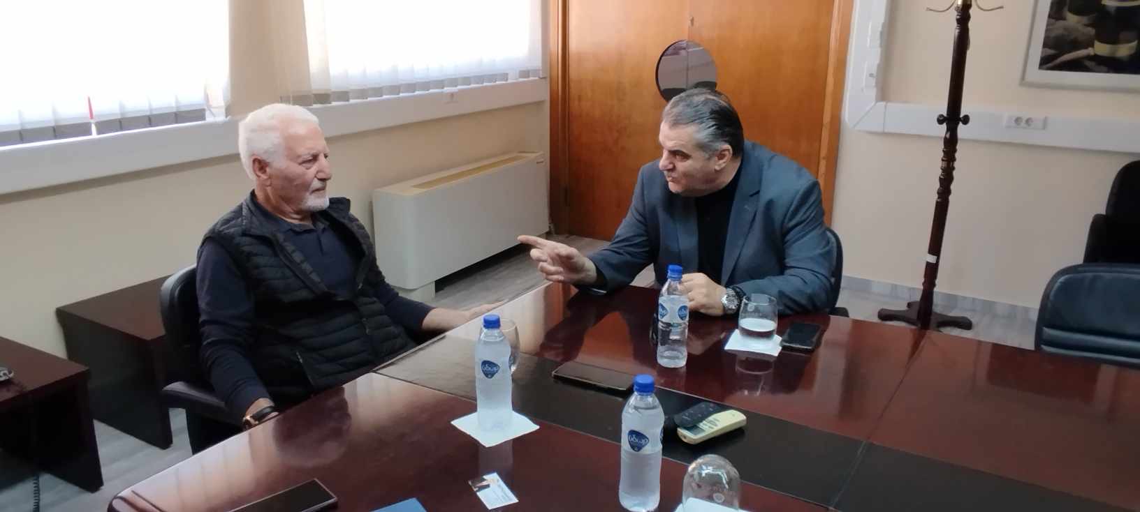 Ο Νίκος Πετρουλάκης στη Σουρωτή, με τον αδερφό του Ιβάν Σαββίδη: «Άλματα εξυγίανσης στο εργοστάσιο»! 6 IMG 8983