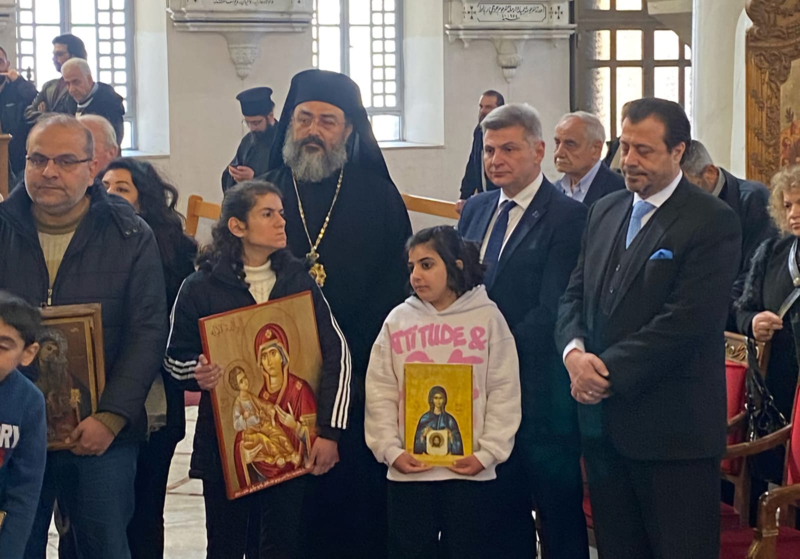 Στην εμπόλεμη Δαμασκό συναντήθηκαν εν μέσω πυρών Φαραντούρης και Πατριάρχης Αντιοχείας: «Χριστιανικές κοινότητες κινδυνεύουν με αφανισμό»