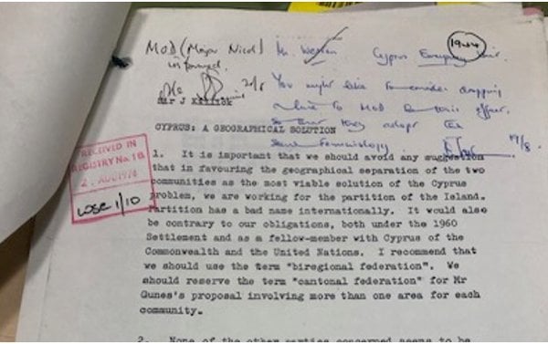 Από που τη μαζέψαμε κύριε Ύπατε Αρμοστά, από τη ‘μαρκέτα’ του Portobello; 7 IMG 1269