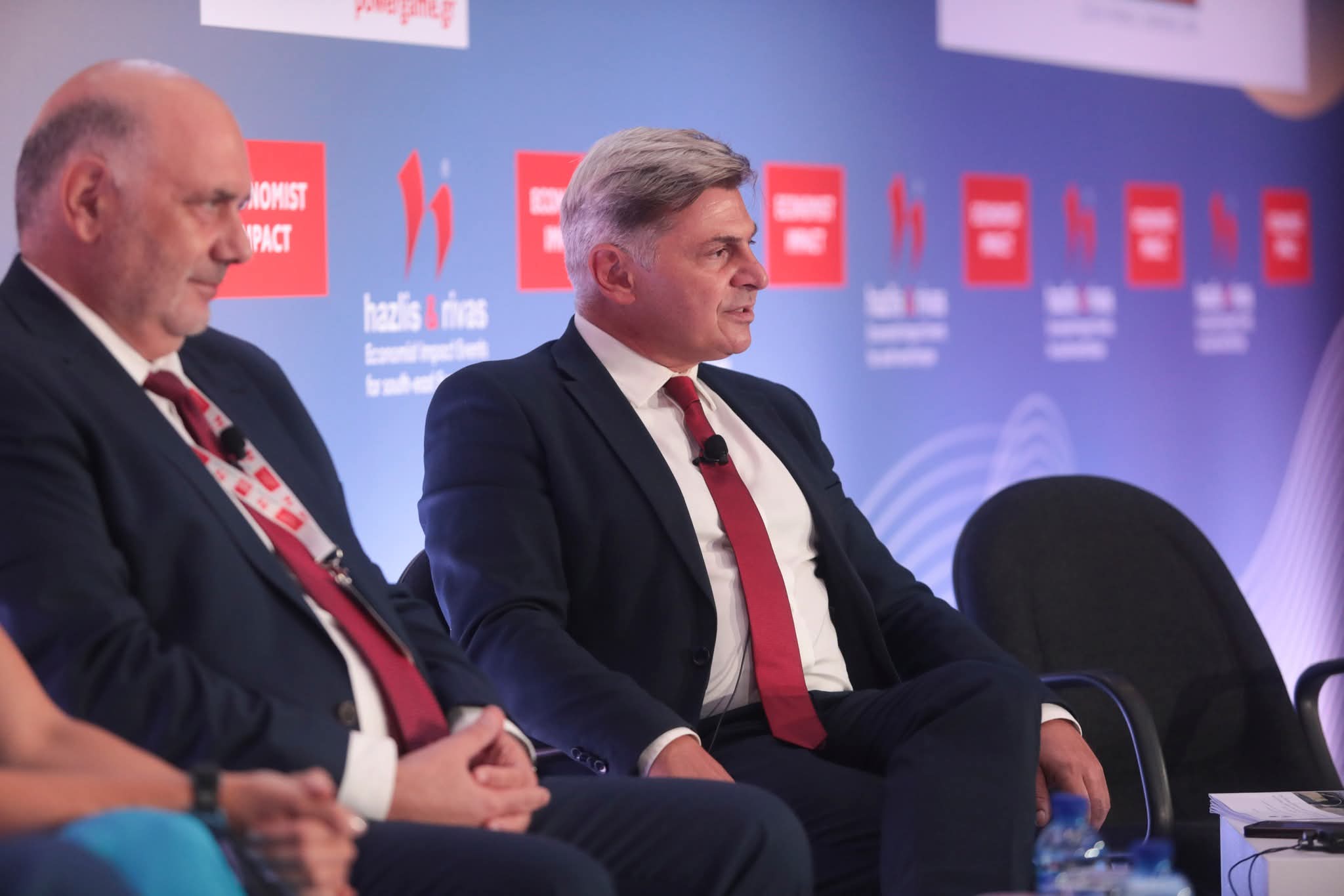 Φαραντούρης στον Economist: Η χώρα χρειάζεται πιο στιβαρά και πατριωτικά χερια στο τιμόνι της