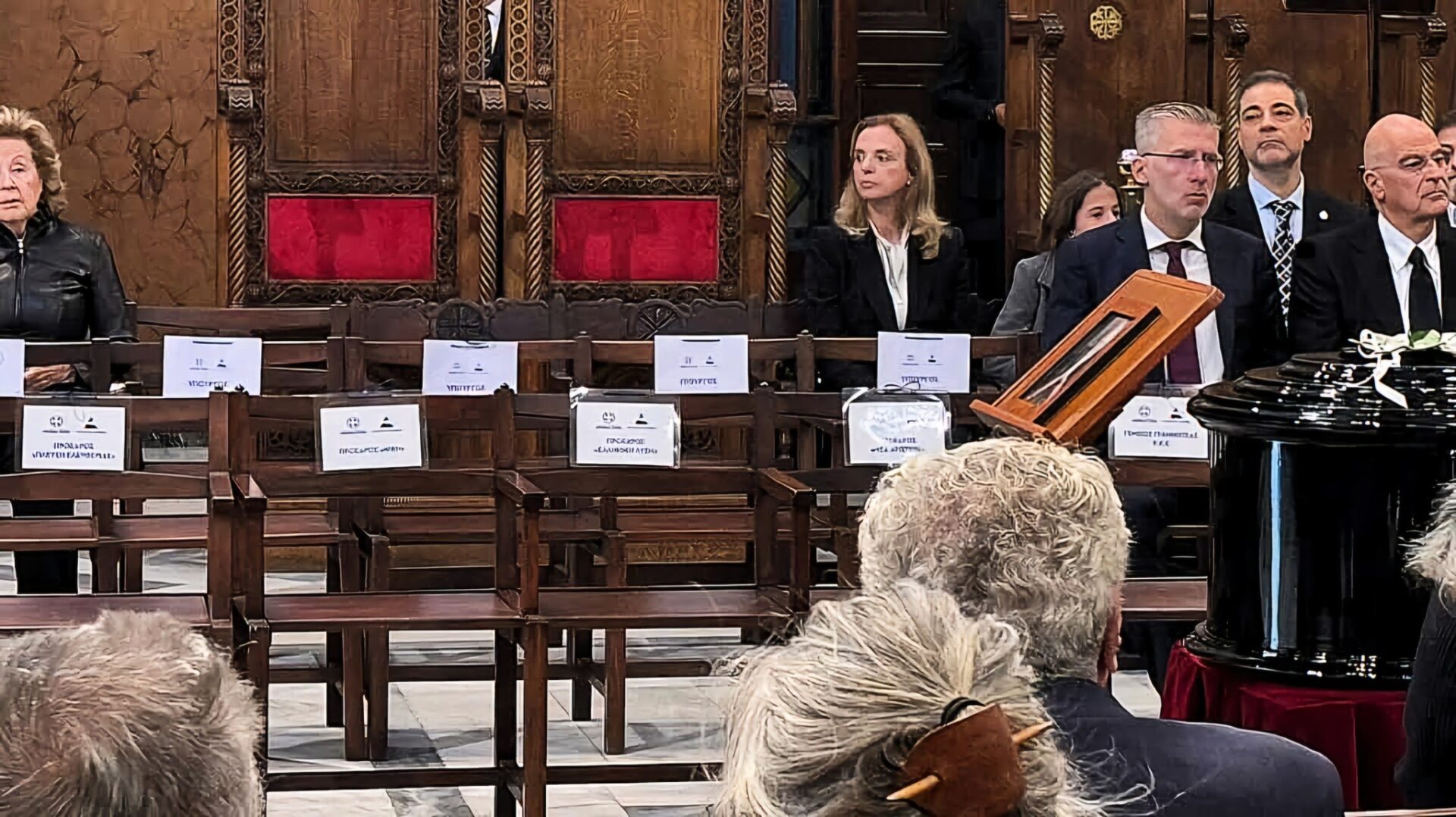 Κυβερνητική προπαγάνδα με την κηδεία του Διονύση Σαββοπουλου 6 IMG 7559