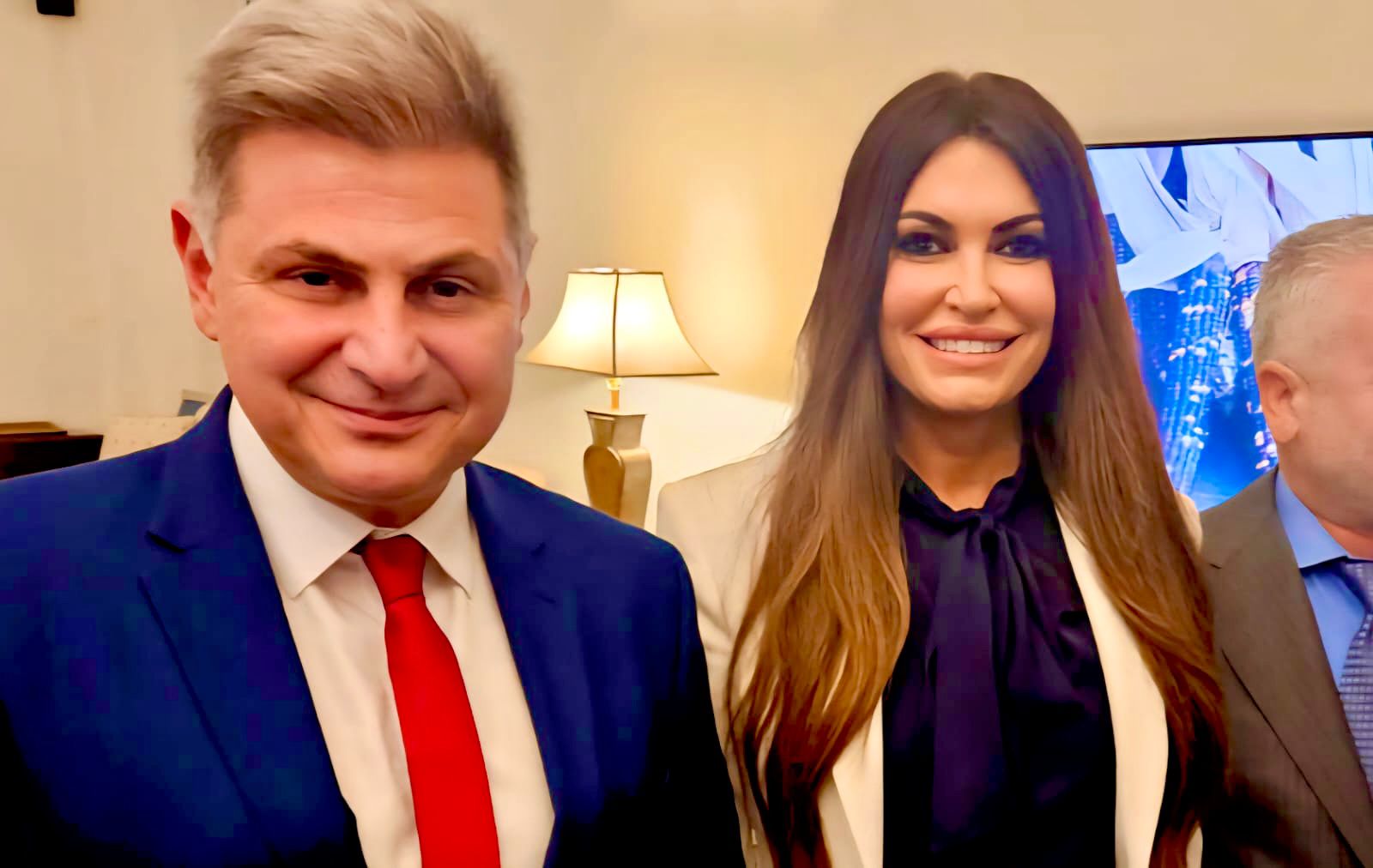 Νικολας Φαραντουρης: Kαλωσόρισα χθες στην Ελλάδα και την Ευρώπη τη νέα πρέσβυ των ΗΠΑ Kimberly Guilfoyle και τους αμερικανούς υπουργούς Eσωτερικών Doug Burgun και Ενέργειας Chris Wright 8 IMG 8267