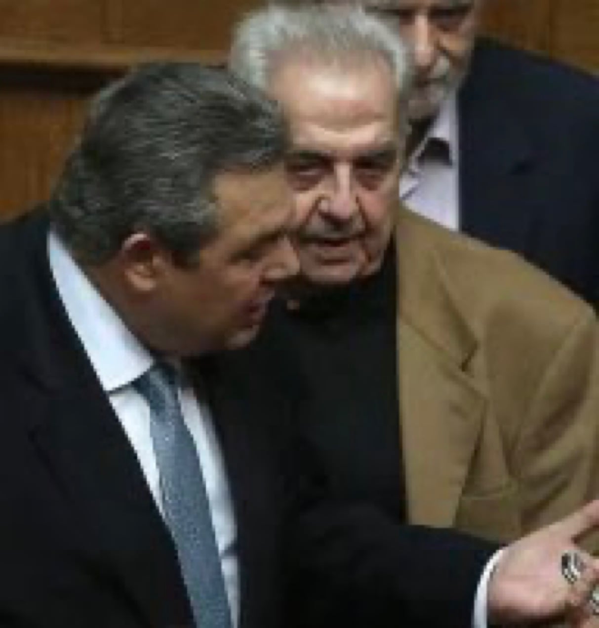 Ο συγκινητικός αποχαιρετισμός του Πάνου Καμμενου στον Αλεκο Φλαμπουράρη 6 IMG 8922