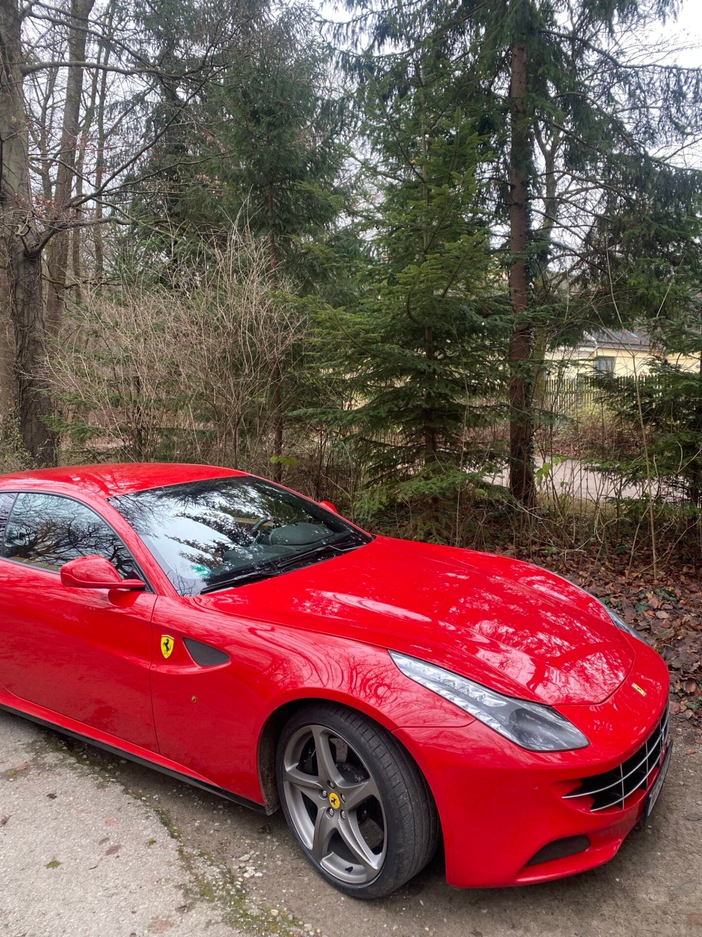 Η φωτογραφία με τη μυστηριώδης Ferrari που ανέβασε ο Γιώργος Κύρτσος 6 IMG 0240