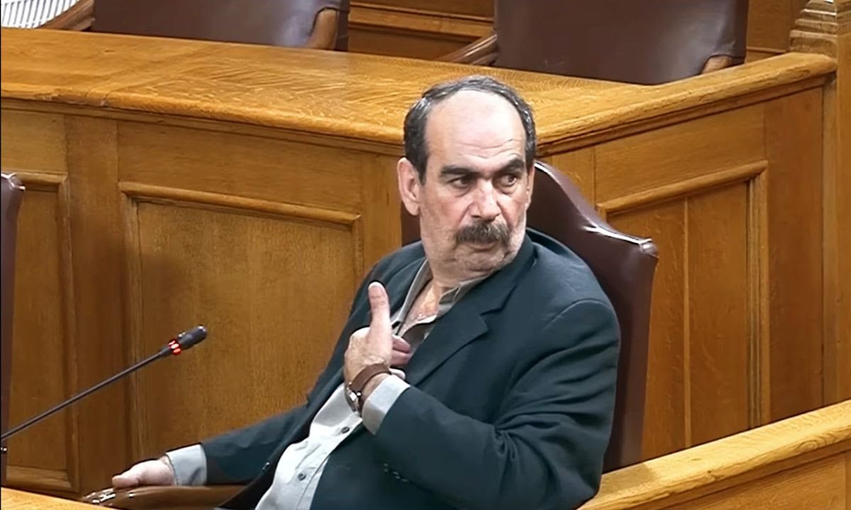 Κώστας Βαξεβάνης: Κρέμονται από τα φρύδια του «Φραπέ» 71 IMG 0254