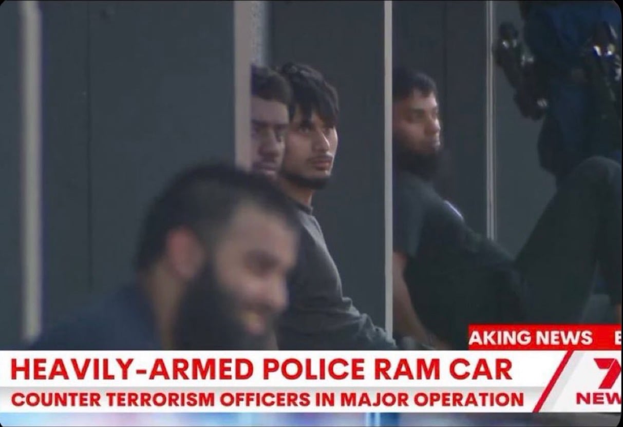 Home 86 Αυστραλία: Έφοδος των αρχών σε αυτοκίνητο με 5 πάνοπλους ισλαμιστές που κατευθύνονταν προς την παραλία Μπόντι