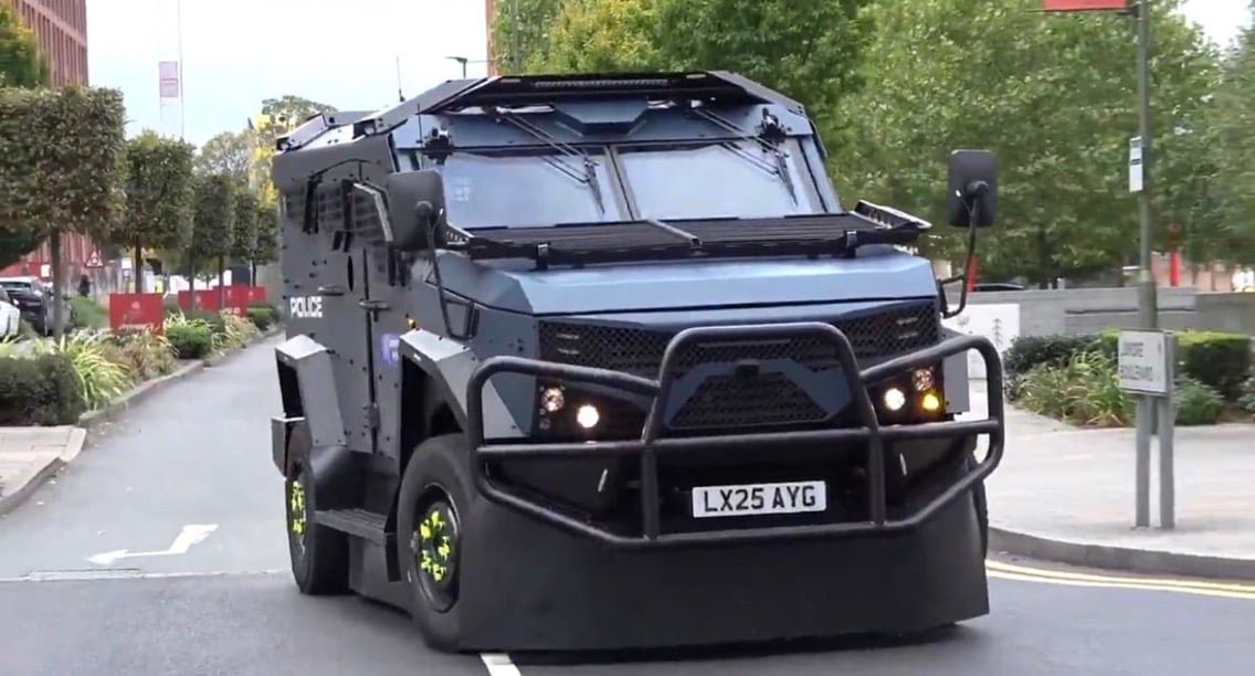 Οι Βρετανοί ετοιμάζονται για τον εμφύλιο που πλέον μοιάζει αναπόφευκτος 8 IMG 9855