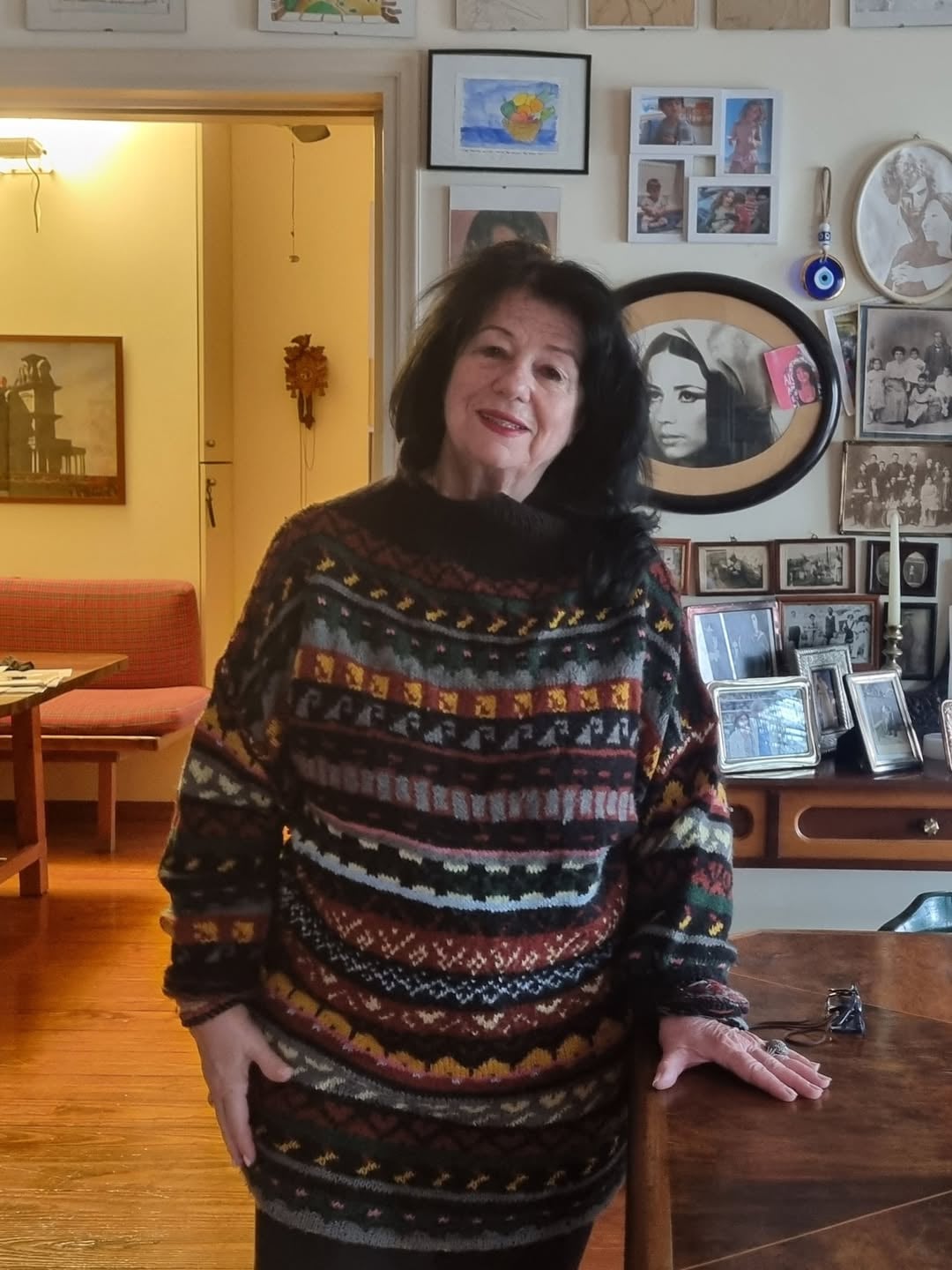 Συγκινεί με τις αναμνήσεις της η Αννα Βαγενα: Αυτό το πανέμορφο πουλόβερ το έπλεξε η μανούλα μου πριν απο 30 χρόνια 6 IMG 2339