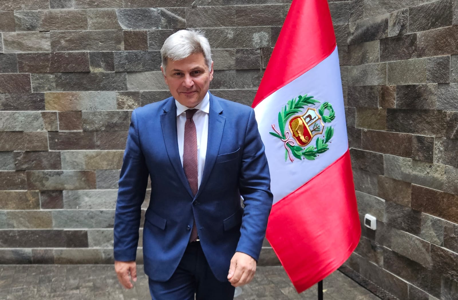 Νικόλας Φαραντούρης