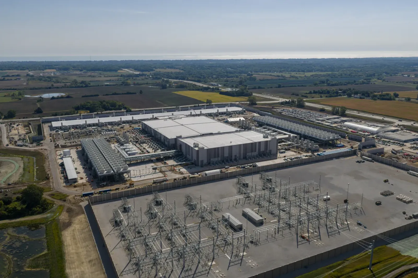 Μαρία Δενάξα: Το “σιωπηλό” data center της Microsoft που ακούγεται σαν τρένο
