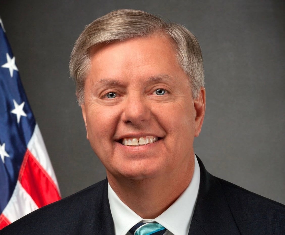 Νεκρός στα 71 του χρόνια ο γερουσιαστής Lindsey Graham από μια σύντομη και ξαφνική ασθένεια λίγο μετά την επιστροφή του από την Ουκρανία