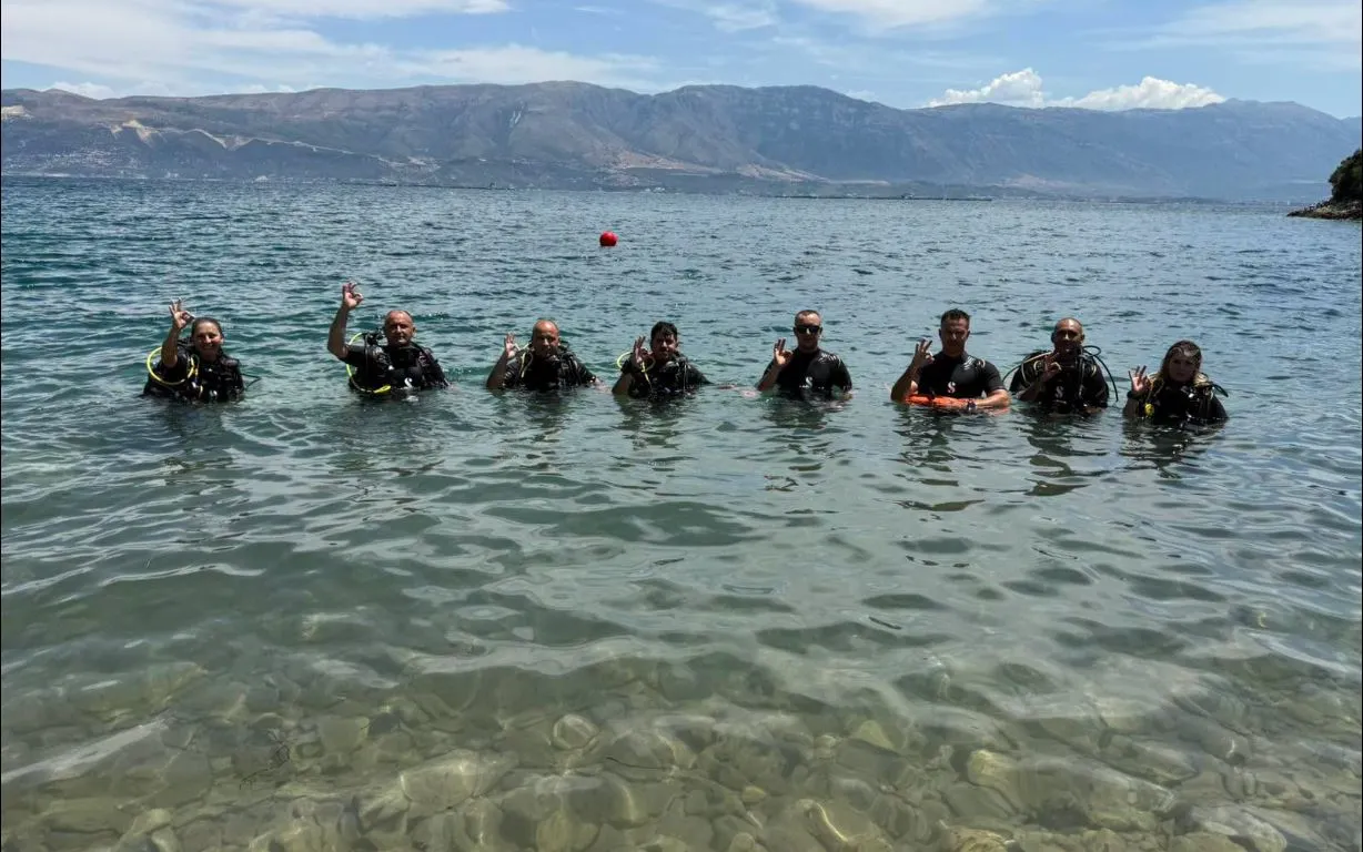 Κοσοβάροι και Αλβανοί σε εκπαιδευτική άσκηση καταδύσεων