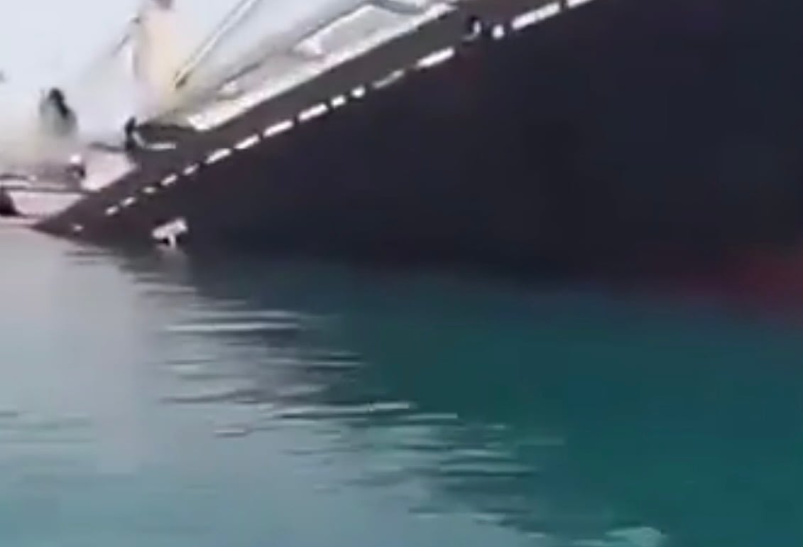 Το τουρκικό φορτηγό πλοίο LUNI έχει σπάσει στη μέση και τώρα βυθίζεται ανοιχτά των ακτών του Ιράν