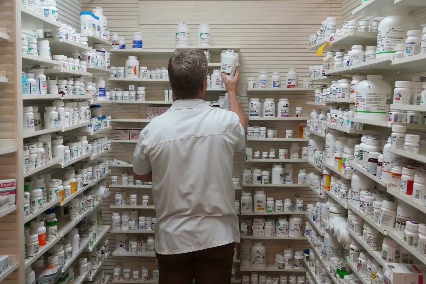 Η αμερικανική κυβέρνηση σχεδιάζει να καταργήσει επιδότηση 3,6 δισ. δολαρίων που κρατά χαμηλά το κόστος της φαρμακευτικής κάλυψης