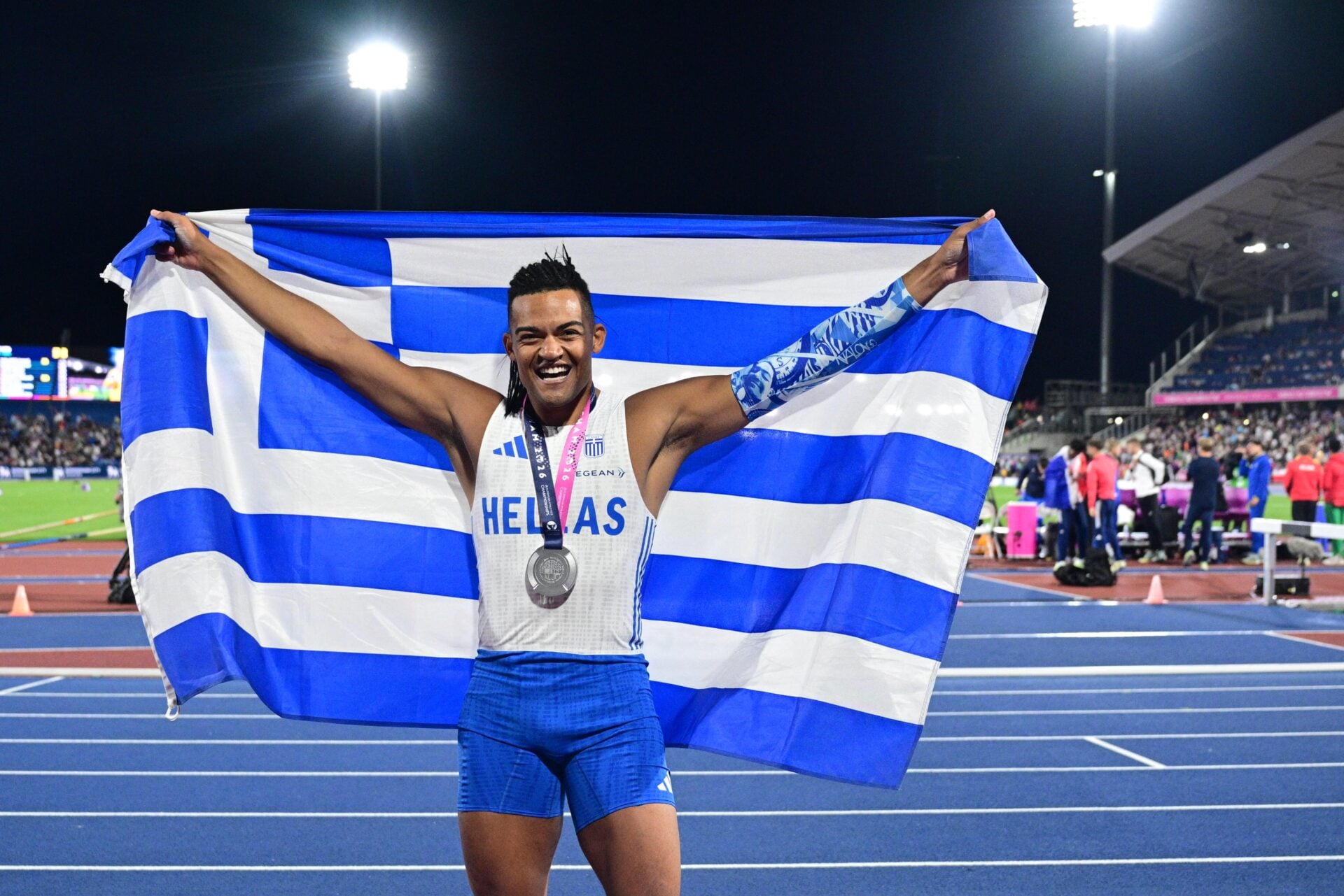 To χαμόγελο του Εμμανουήλ Καραλή είναι το χαμόγελο όλης της Ελλάδας