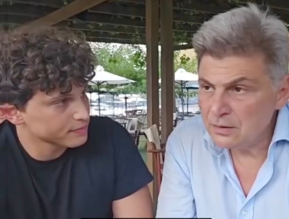 Το βίντεο-ξυράφι  για τις πυρκαγιές : «Τι δεν πάει καλά κι εφέτος μέσα σε 60’» Viral η συνομιλία Φαραντούρη με τον γιό του «Τι δεν πάει καλά κι εφέτος μέσα σε ένα 1 λεπτό»