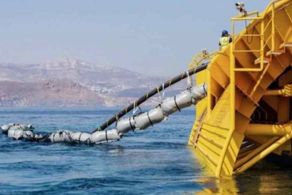 Με γαλλική σφραγίδα η διασύνδεση Ελλάδας-Κύπρου: Υπογραφές στο Μαξίμου παρουσία Μητσοτάκη