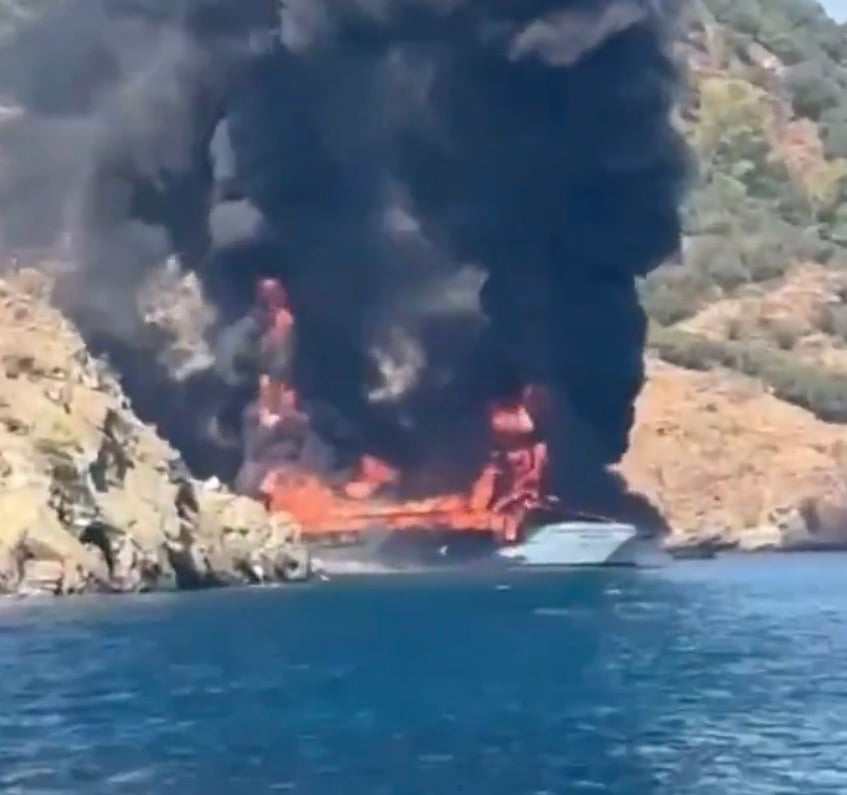 Τουρκία: Φωτιά σε τουριστικό σκάφος με 115 επιβαίνοντες