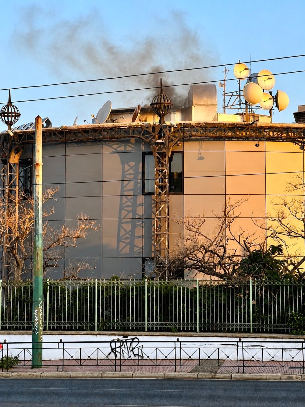 Καταγγελία του Κώστα Μπακογιάννη για τον Αθήνα 9,84: Επί τρεις ημέρες παραμένει χωρίς κανονικό πρόγραμμα