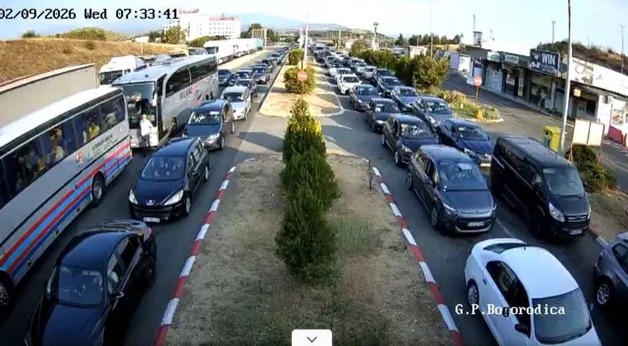 Σύνορα Ευζώνων: Ατέλειωτη αναμονή για είσοδο στην Ελλάδα