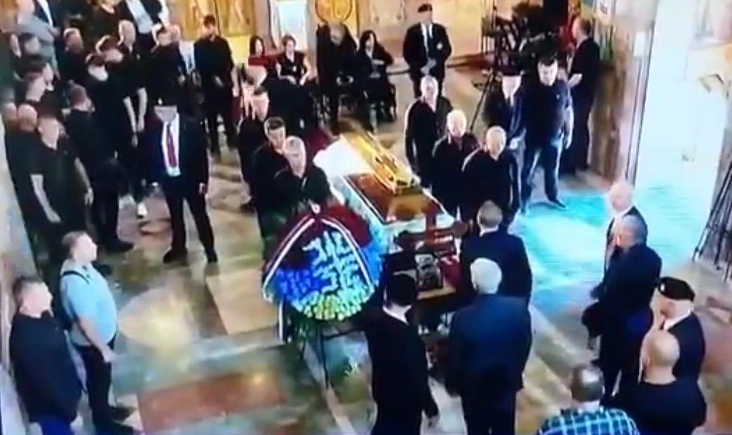 Η στιγμή που ο Πάνος Καμμένος αποχαιρετά τον Στρατηγό Ράτκο Μλάντιτς