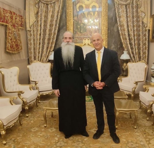 Ο Αν. Γραμματέας Πολιτισμού του ΠΑΣΟΚ Πάνος Αβραμόπουλος, στον Μητροπολίτη Πειραιώς κ.κ. Σεραφείμ