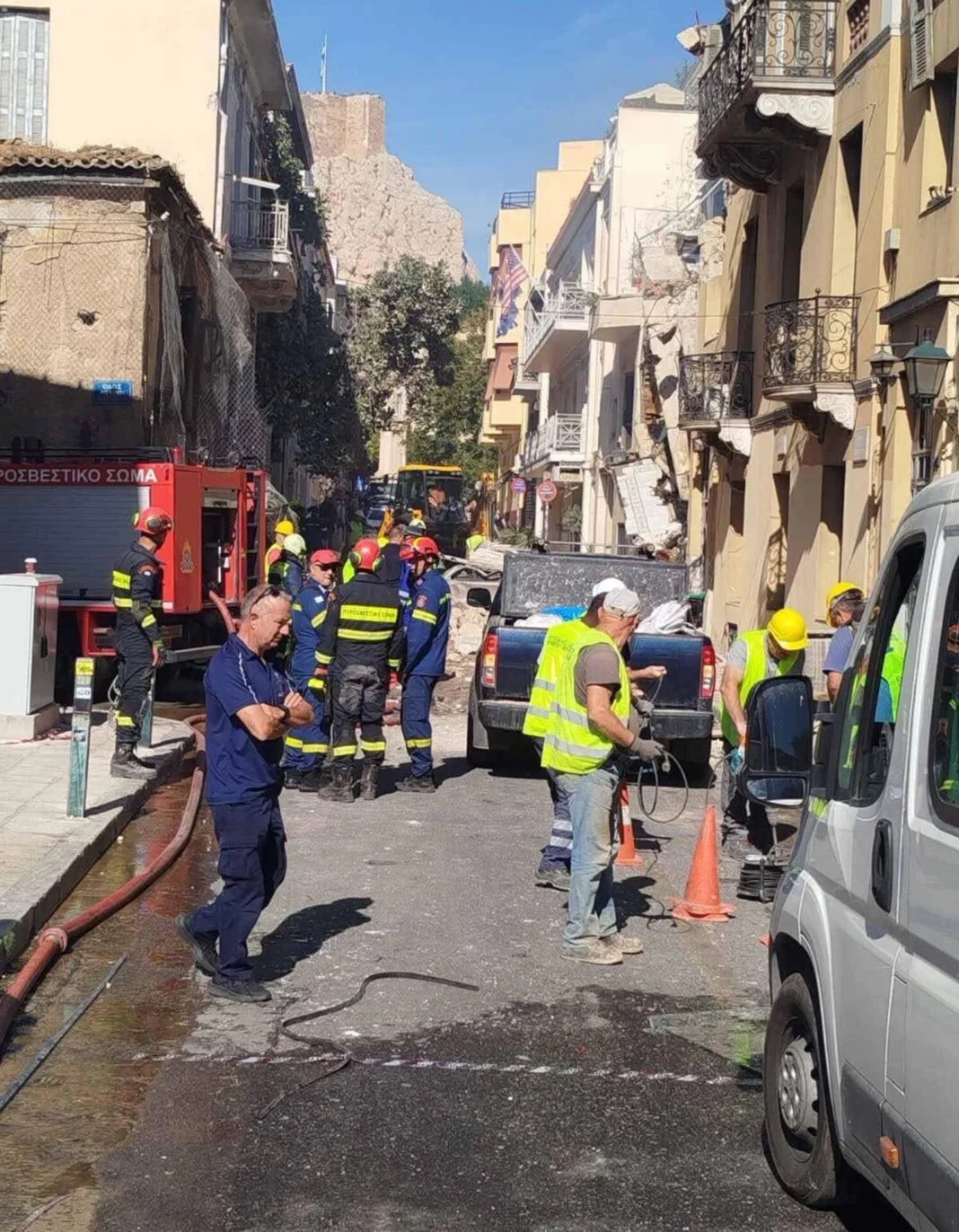 Έκρηξη στην Πλάκα: Το κτίριο πάει για κατεδάφιση – Έλεγχοι για διαρροή αερίου