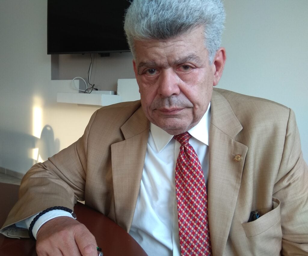 Συνέντευξη βόμβα του καθηγητή Ιωάννη Μαζη