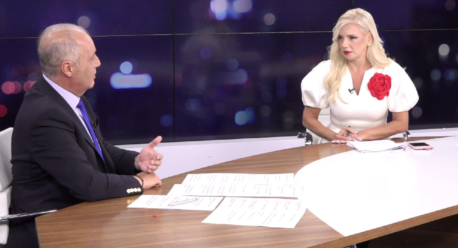 Σάλος με τον Βελόπουλο στο Kontra24: «Ο Μητσοτάκης προσπάθησε να μας εξαφανίσει - Αυτός και ο Τσίπρας ζουν με 1.000 ευρώ;»