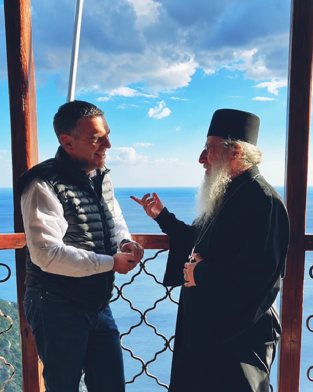 Συγκινεί απο το Αγιον Ορος ο Αλέξης Τσίπρας: Ψέλνεις στη Σιμωνόπετρα και ακούγεται στον Άδη…