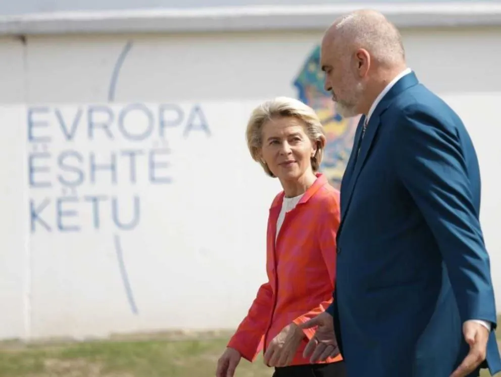 Η φον ντερ Λάιεν στα Τίρανα: Τι είπε για τη δικαιοσύνη, τις έρευνες SPAK και το project Σβέρνιτσα