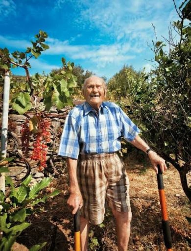 Ο Έλληνας που γύρισε στην Ικαρία γιατί οι γιατροί του έδωσαν λίγους μήνες ζωής  και τελικά έζησε μέχρι τα 98