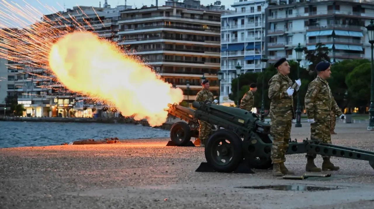 Η Ελλάδα παρουσίασε νέα συστήματα κατά των drones και των αντιπυραυλικών συστημάτων στην στρατιωτική παρέλαση στη Θεσσαλονίκη (Βουλγαρικό δημοσίευμα)